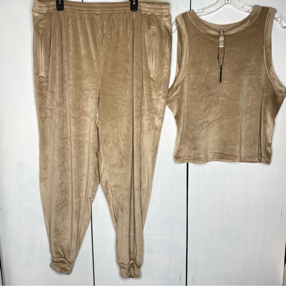 SKIMS Pants - Skims velour joggers sweatpants and sleeveless tank top bundle size 3X NEW